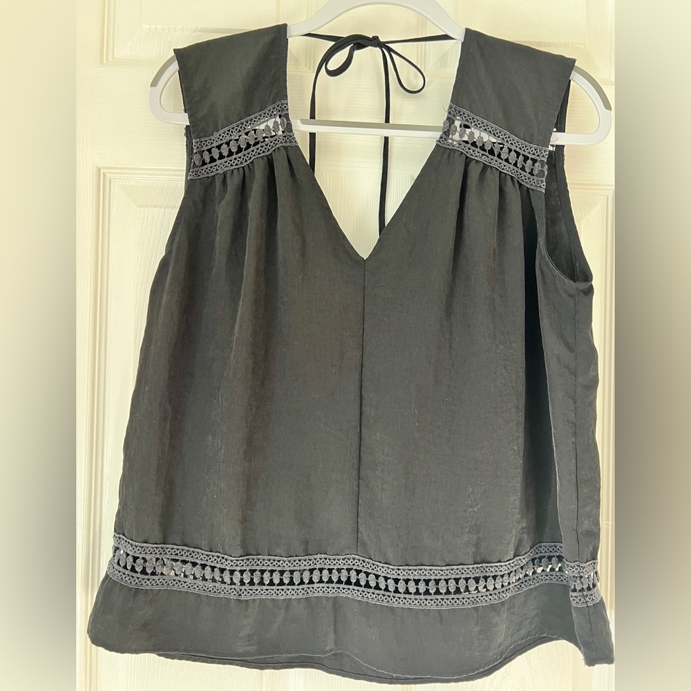 Black sleeveless top